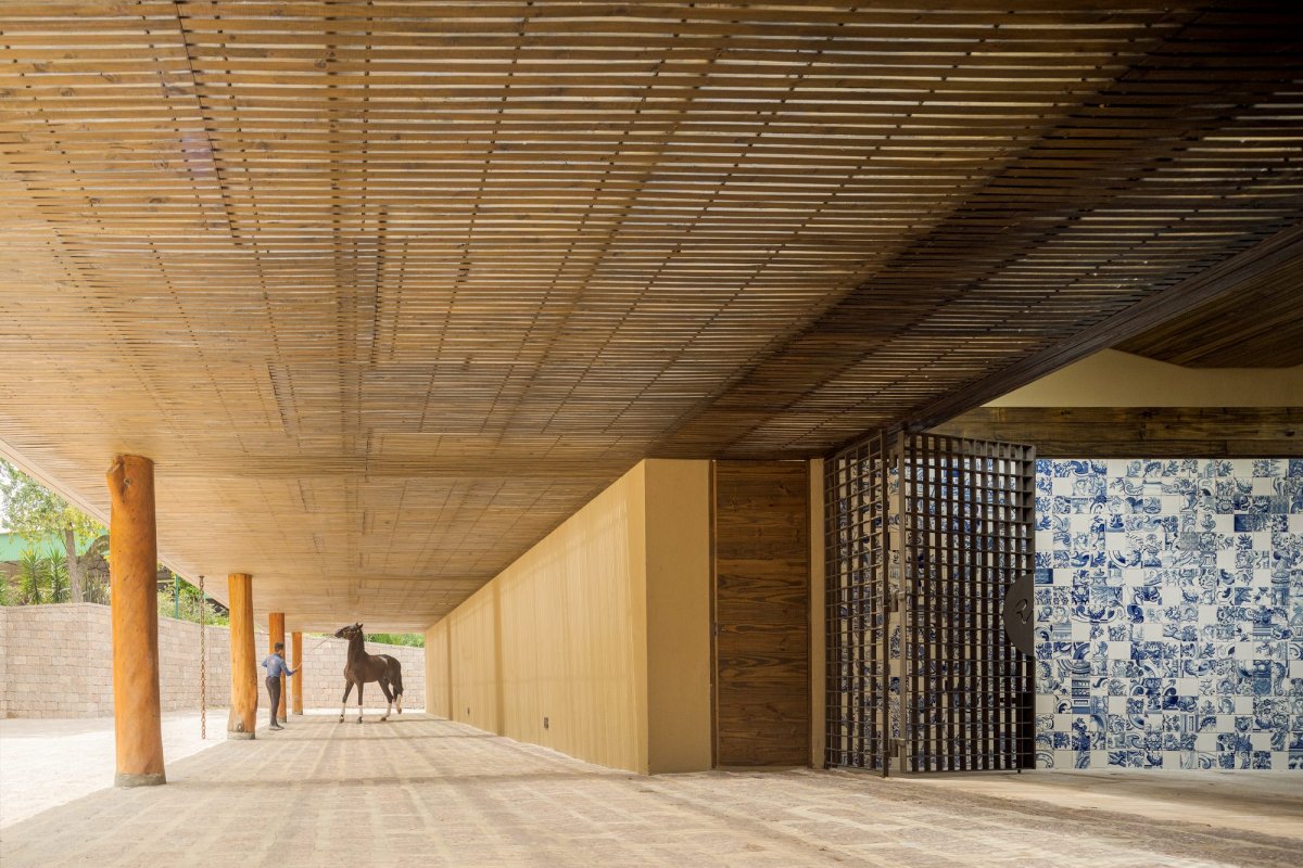 yinjispace-studio-arthur-casas-x-coudelaria